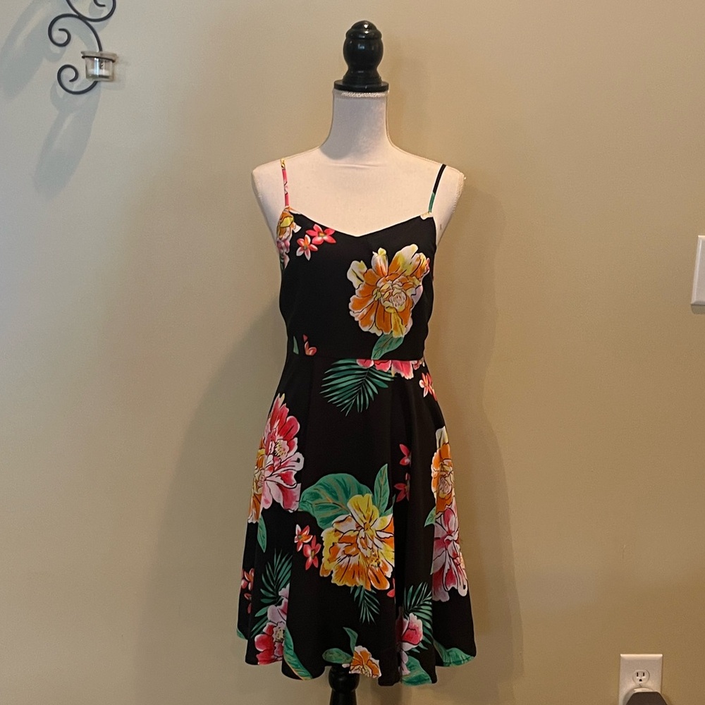 Old Navy: Black Floral Fit & Flare Cami Dress **NO TAGS**